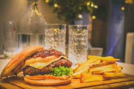 Family-Friendly & Dine-In Fast Food Options